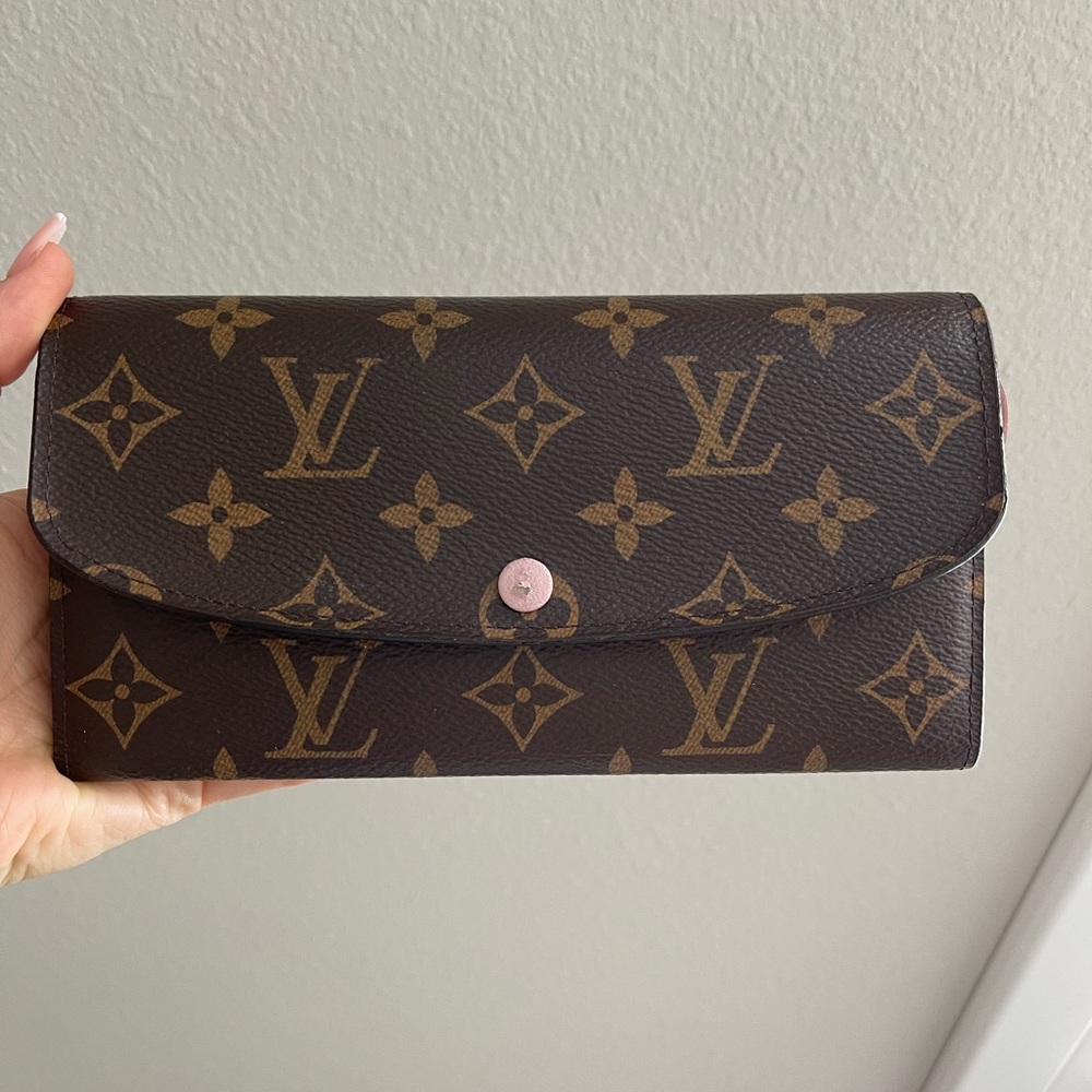 AUTHENTIC LV Emilie Wallet